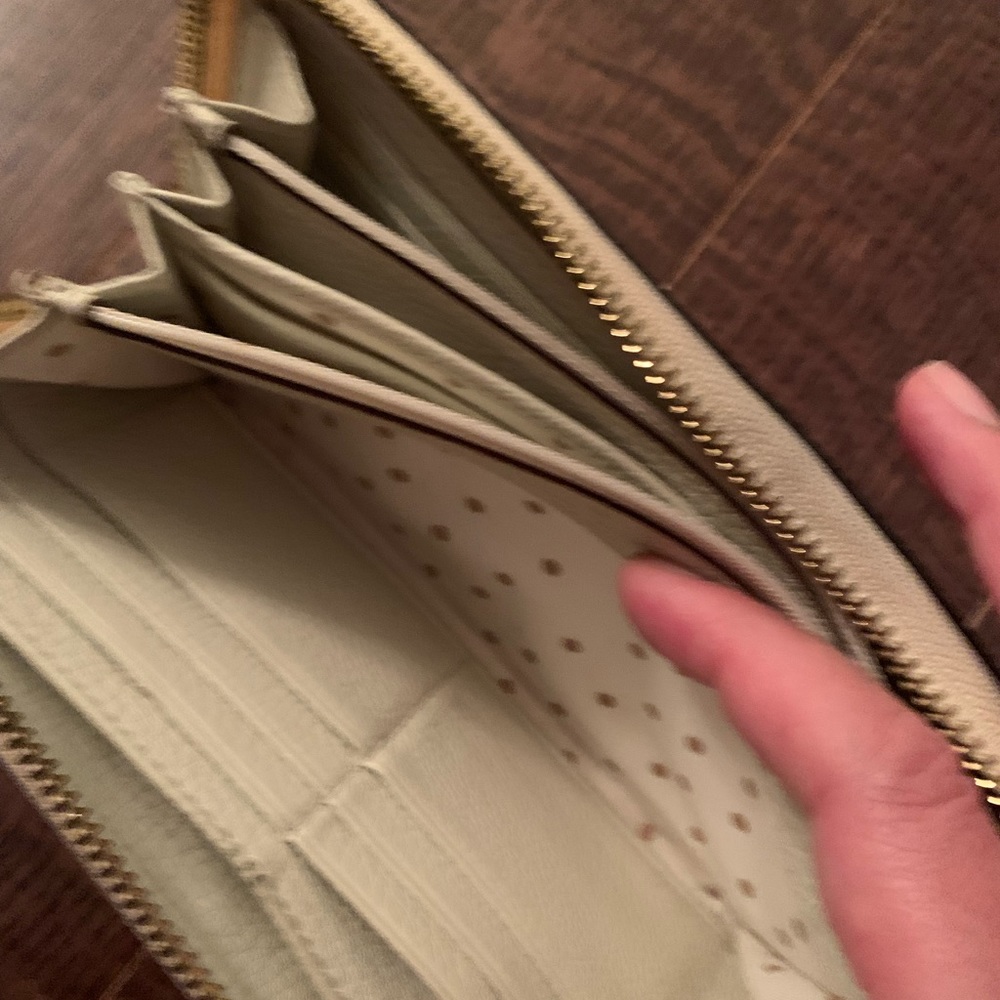 Kate Spade wallet - Picture 14 of 14